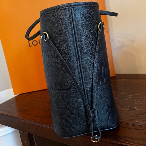 LOUIS VUITTON Empreinte Monogram Giant Neverfull MM Black Noir - Picture 2 of 14